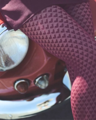 Rajstopy  Cherie żakardowe w serca  bordo8.webp