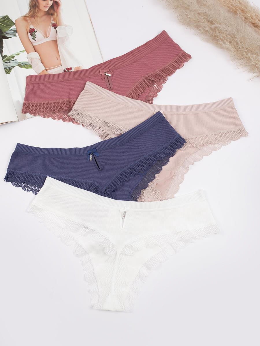 Stringi bawełniane z koronką      