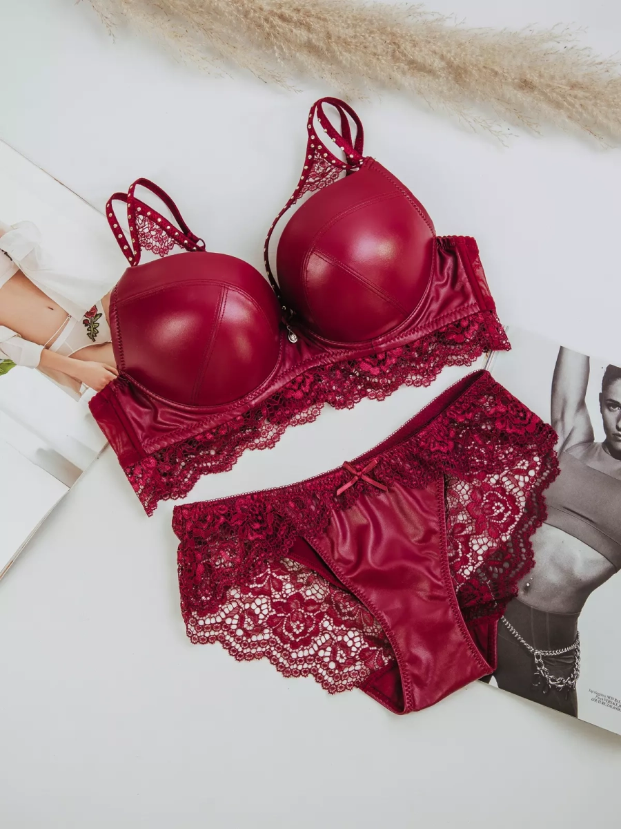 Komplet bielizny ekoskóra  