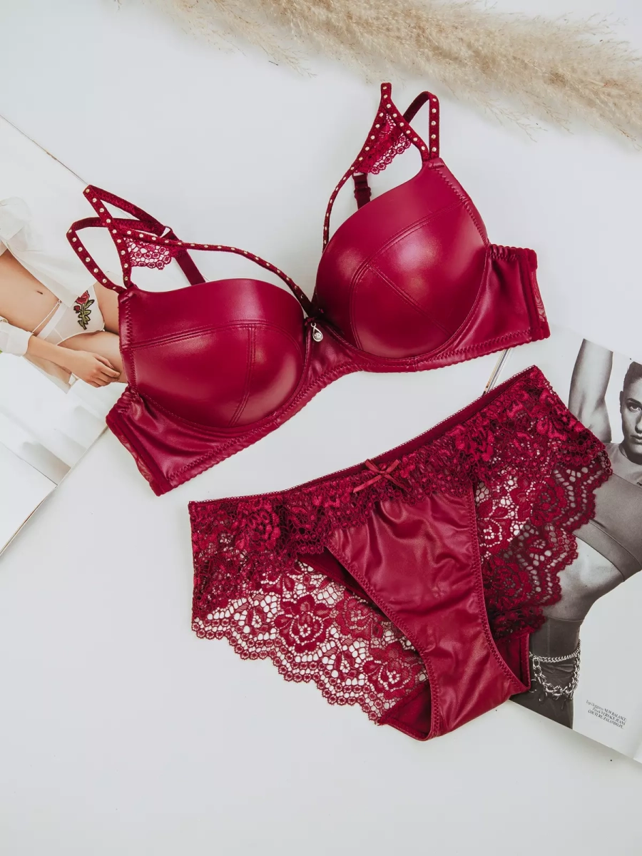 Komplet bielizny ekoskóra  