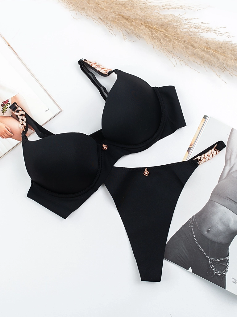 Komplet bielizny bezszwowy z ozdobnymi ramiączkami  